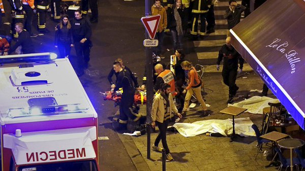 Теракты в Париже: Семь террористов-смертников и 150 погибших