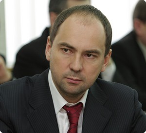 Михаил Соколов на 132 округе чуть не поломал нос избирателю за неудобные вопросы. Видео