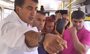 Саакашвили поставил на место прокурора, кичившегося влиянием