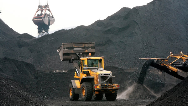 Деньги: Кто поставлял уголь в Украину в первой половине 2015 года