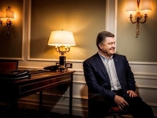 Их нравы: На выборы в Раду за Петром Порошенко идут четверо его кумовей