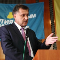 Нардеп грозит мэру Симферополя Виктору Агееву тюрьмой и предлагает уйти в отставку