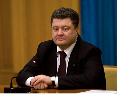 Деньги: Петр Порошенко заблокировал банковские счета и карты населения Донецка