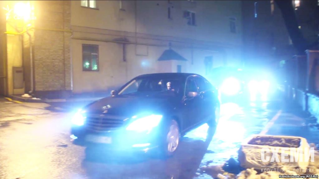 Видео дня: Яценюк ночью трижды приезжал в АП перед голосованием за отставку