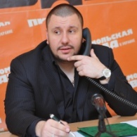 Попасть в кабинет к главе Министерства доходов Александру Клименко можно только по отпечаткам пальцев