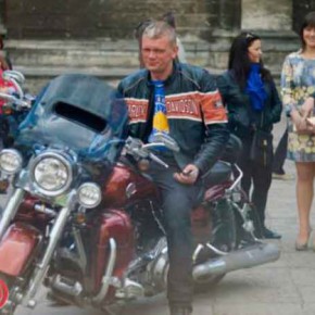Скандальчик: Игорь Швайка запутался в происхождении "подарка-мотоцикла"