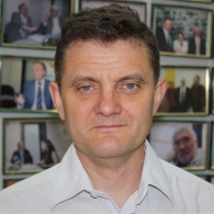 Снятый с выборов бютовец Юрий Ганущак признал победу Довгого