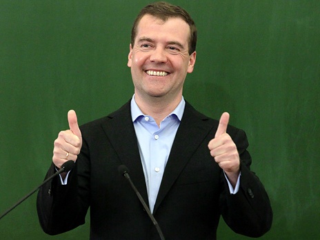 Курьез Медведева с пенсионерами в Крыму: татары отличились забавным видео