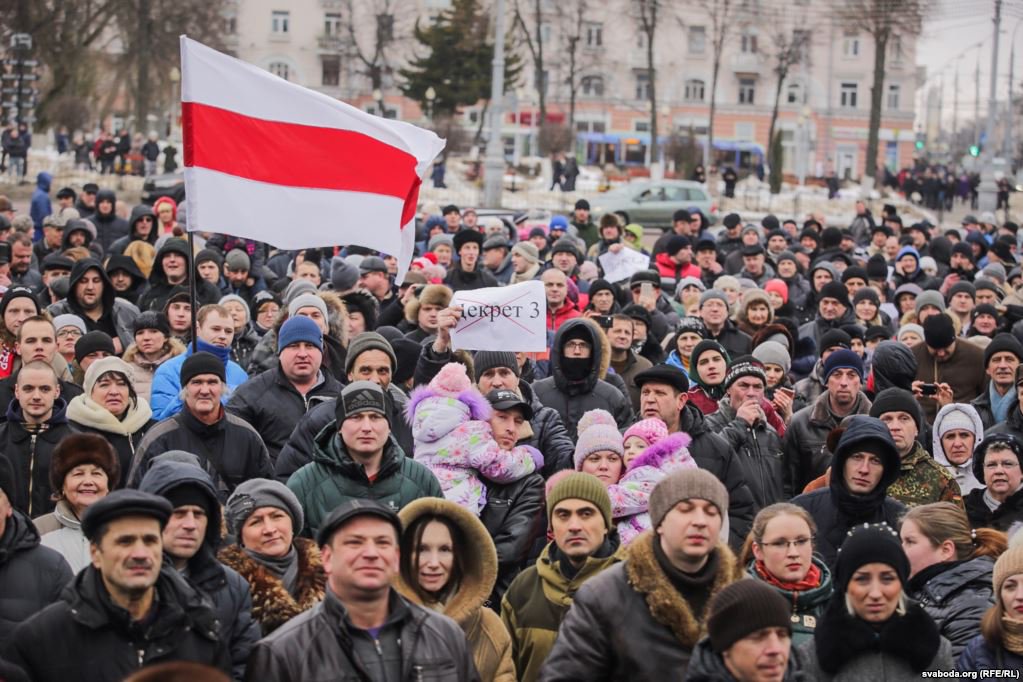Зачем российская пропаганда повторяет украинский сценарий в Минске