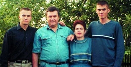 Виктор Янукович рассказал о характере старшего сына, который не мог собрать конструктор