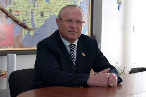 Глава Запорожского облсовета Виктор Межейко носит на руке 125 тысяч гривен
