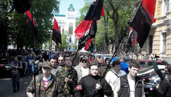Мнение: «Правый сектор» может применить оружие на митинге в Киеве