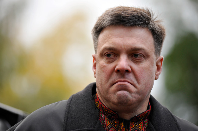 Олег Тягнибок с соратниками пришли на допрос по делу о расстреле Майдана