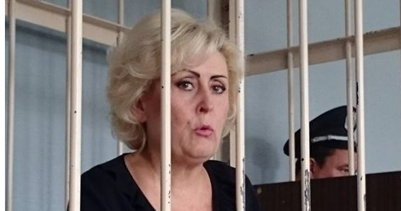 Неля Штепа в суде разгадывала кроссворд
