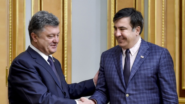 Саакашвили хочет мира с Порошенко