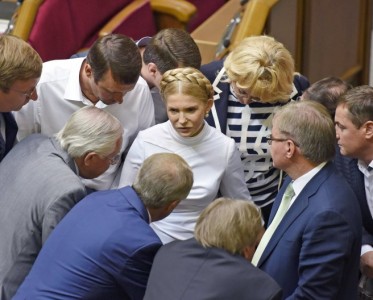 Все депутаты Тимошенко подписались за отставку Яценюка