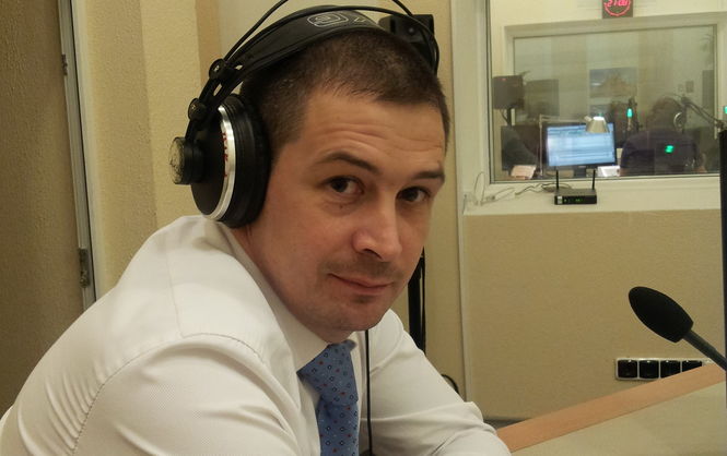 Экс-глава Госавиаслужбы Денис Антонюк требует через суд восстановить его в должности