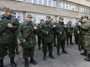 Боевики сепаратиста Сергея Аксенова захватили винзавод Ливадия