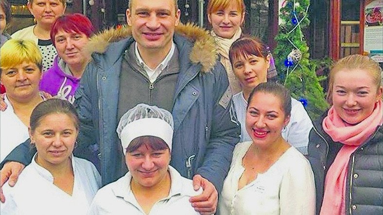 Вечеринку с шашлыками у Виталия Кличко назвали рабочей поездкой