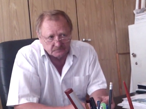 Начальник керченского водоканала Василий Остапенко говорит, что это его избили и подставили