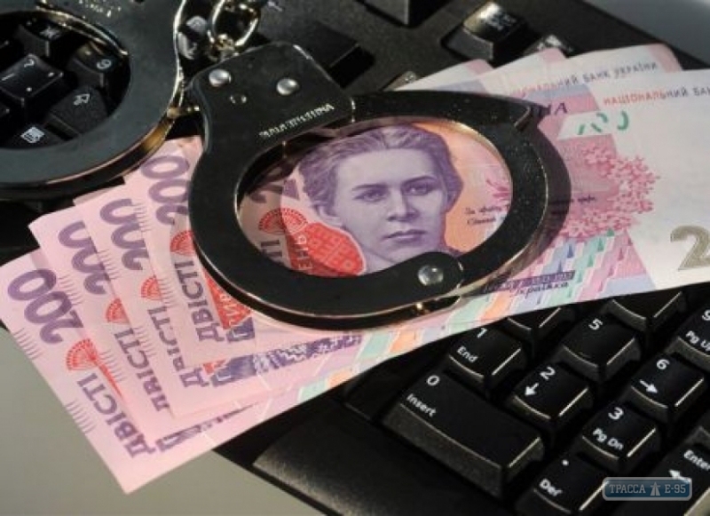 Главный налоговик Южного Одесской области попался на взятке в 2 тыс. грн.