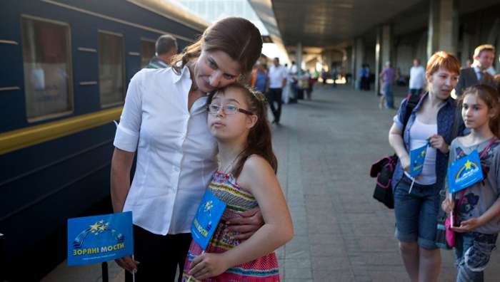 Марина Порошенко помогла девочке-пианистке с синдромом Дауна поехать на международный фестиваль