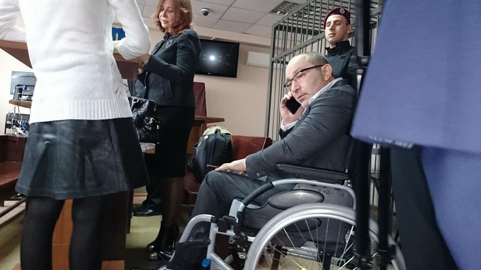 Геннадия Кернеса эвакуировали из полтавского суда