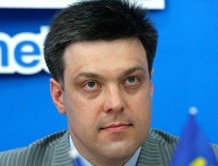 Тягнибок настаивает на отставке Александра Попова из-за того, что киевских бюджетников гонят на митинг “регионалов”