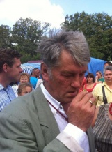 Родственники Виктора Ющенко объяснили, почему он подурнел