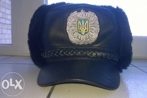 Об этом говорят: Украинские милиционеры бросились распродавать шапки