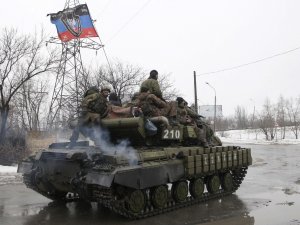 Боевики "ДНР" на бронетехнике зашли в "ничейный" город под Мариуполем