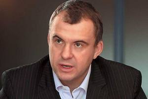 Топ-менеджер Порошенко - Олег Свинарчук снял свою кандидатуру на перевыборах