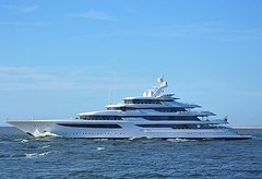 Виктор Медведчук купил самую новую яхту в мире за 200 миллионов евро