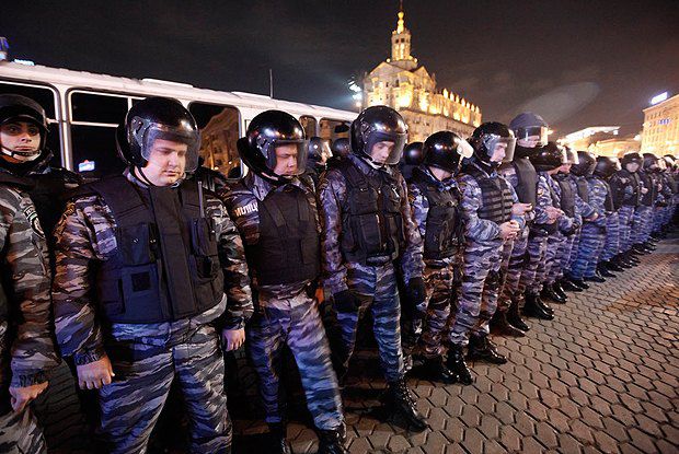 Беркутовцы с Майдана подрались с активистами в кабинете Минюста. ВИДЕО