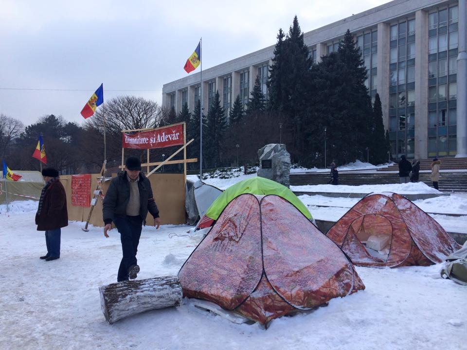 Журналист: Молдавский Майдан. Холодно, людей мало