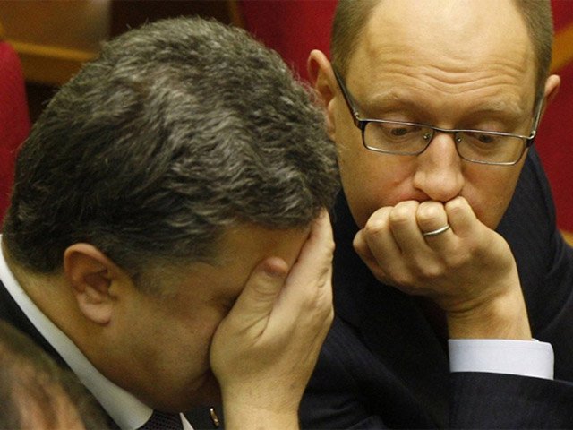 Соцопрос: Рейтинг Петра Порошенко упал в два раза