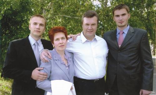 Об этом говорят: В семье Януковича – раздор из-за наследства