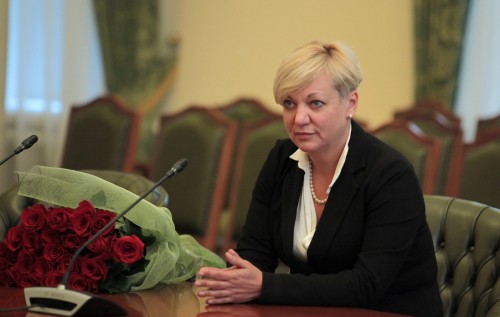 Главе НБУ Валерии Гонтаревой грозит отставка за фальсификацию биографии?