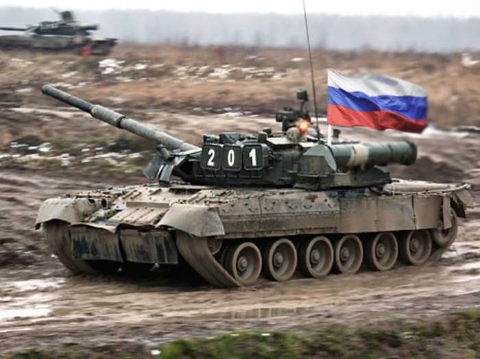 Россия подогнала танки и «Грады» к границе с Крымом