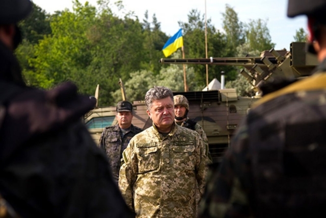 Порошенко объяснил суть новой военной доктрины Украины
