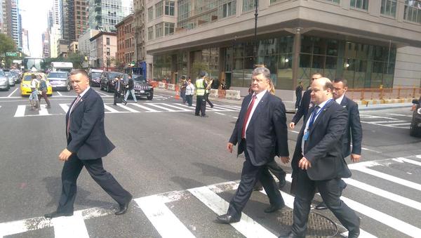 Петр Порошенко из-за пробок прошелся пешком по улицам Нью-Йорка
