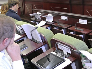 Депутат Киевсовета Александр Бродский засветил телефон за 200 тысяч гривен