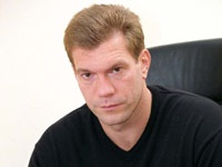Олег Царев заявил, что тела митингующих на Грушевского подкинули