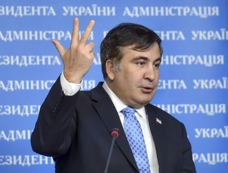 Саакашвили предлагает мэру Одессы Труханову идти на второй тур