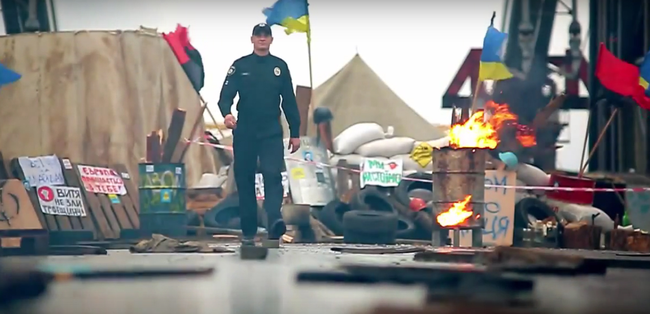 Порошенко представил видео о «рожденной на Майдане» полиции