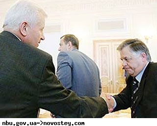 Мороз отказывается от выборов и готов двигать Симоненко