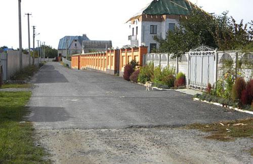 Губернатор Житомирщины проложил дорогу только до своего дома