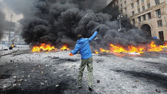 Мнение: Почему Майданы проигрывают олигархам