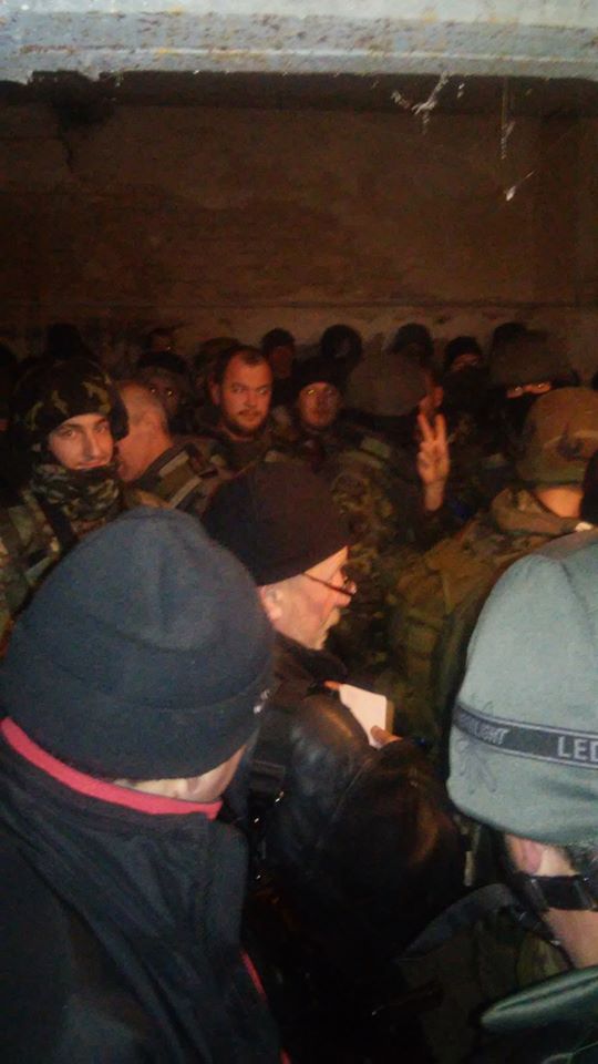 Фотофакт: Семен Семенченко посадил батальон "Донбасс" в подвал