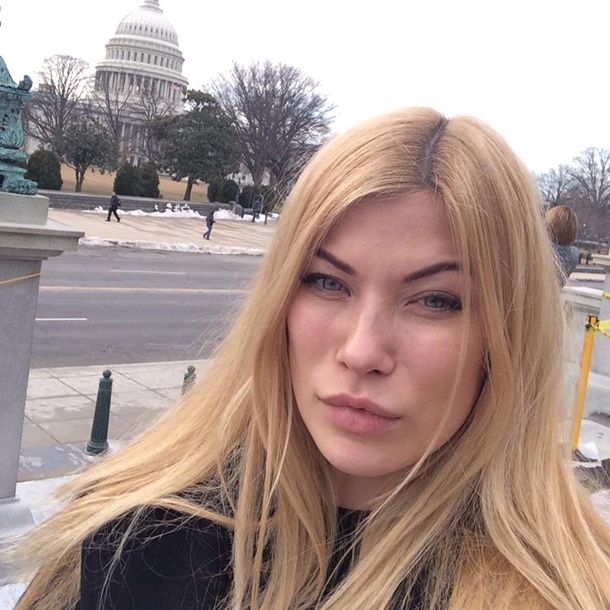 23-летняя блондинка Дарья Ледовских передумала становиться депутатом